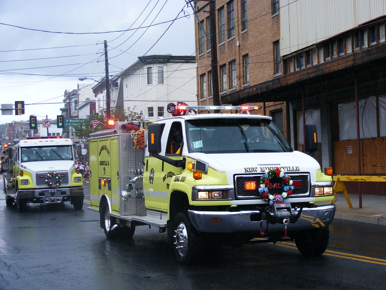 9_11 fire truck paraid 055.JPG